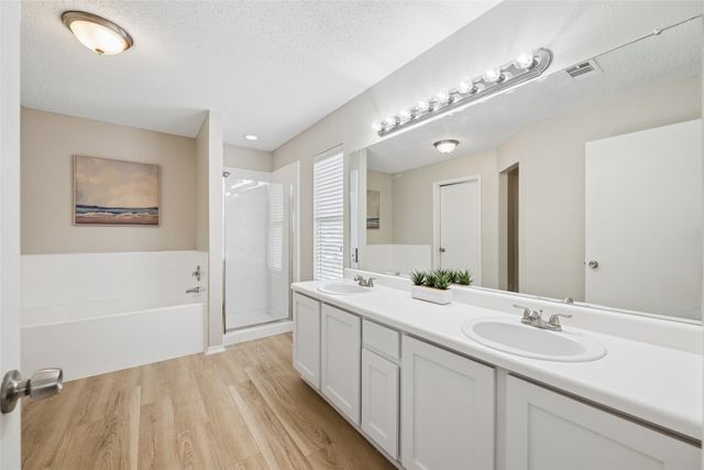 7020 Glenshire Drive, Arlington, TX 76002