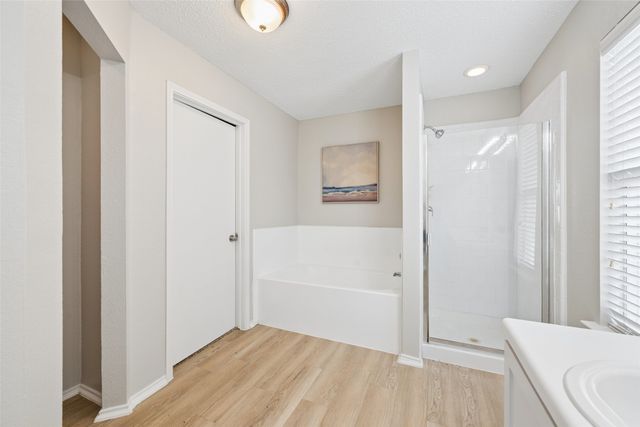 7020 Glenshire Drive, Arlington, TX 76002