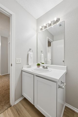 7020 Glenshire Drive, Arlington, TX 76002