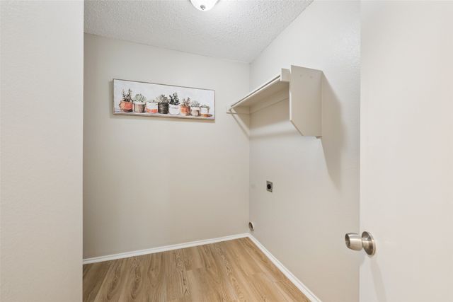 7020 Glenshire Drive, Arlington, TX 76002
