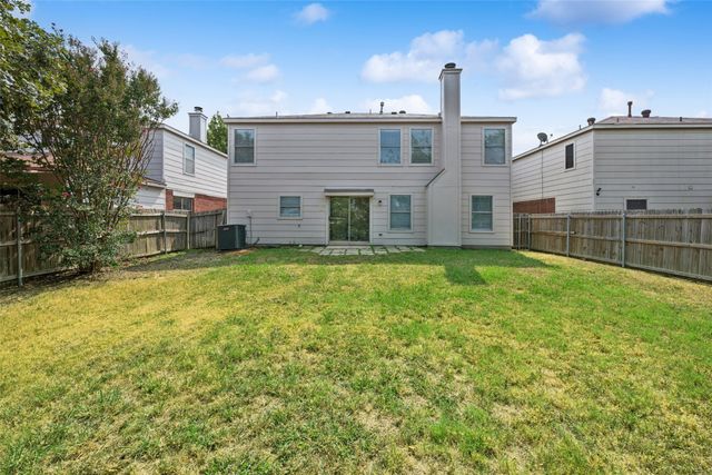 7020 Glenshire Drive, Arlington, TX 76002