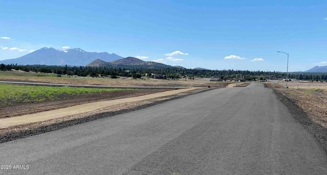 6647 MEADOWS Lane, Flagstaff, AZ 86004