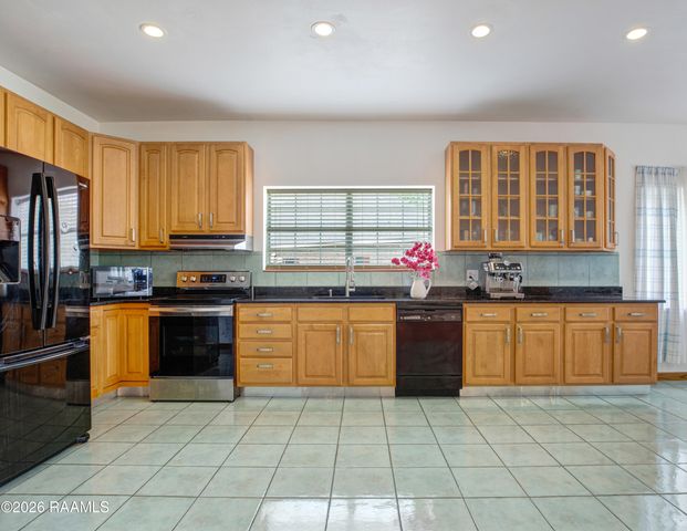 2018 La Belle Villa Road, New Iberia, LA 70563