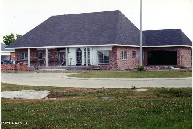 2018 La Belle Villa Road, New Iberia, LA 70563