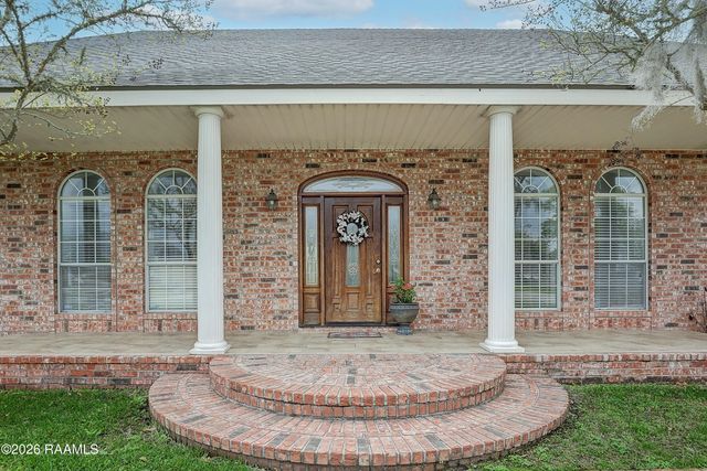 2018 La Belle Villa Road, New Iberia, LA 70563