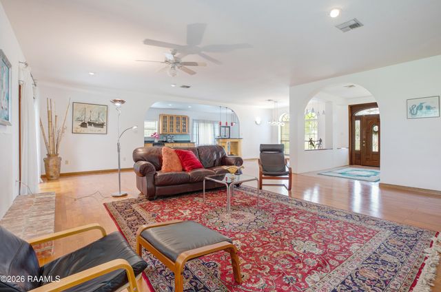 2018 La Belle Villa Road, New Iberia, LA 70563