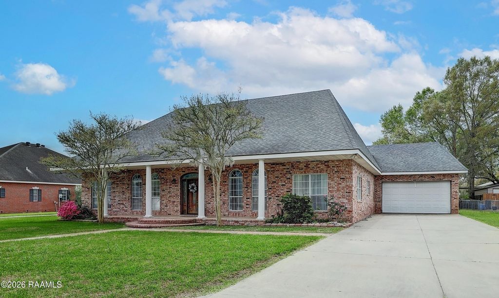 2018 La Belle Villa Road, New Iberia, LA 70563