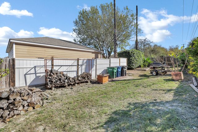 1611 Springhouse, San Antonio, TX 78251