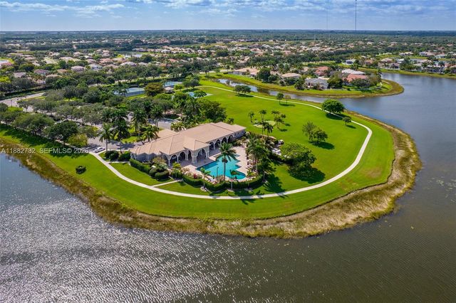 11759 Paradise Cove Lane, Wellington, FL 33449