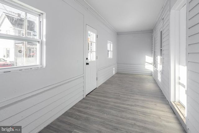 11 W WASHINGTON ST, Paulsboro, NJ 08066