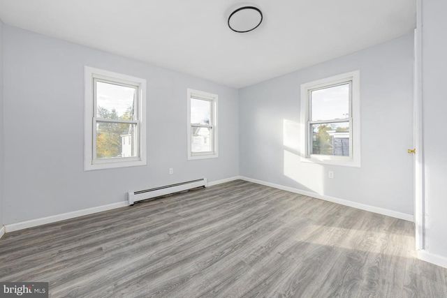 11 W WASHINGTON ST, Paulsboro, NJ 08066