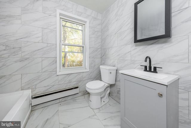 11 W WASHINGTON ST, Paulsboro, NJ 08066