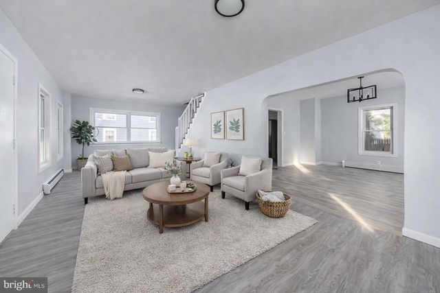 11 W WASHINGTON ST, Paulsboro, NJ 08066