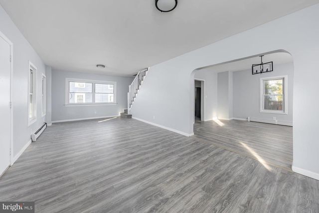 11 W WASHINGTON ST, Paulsboro, NJ 08066