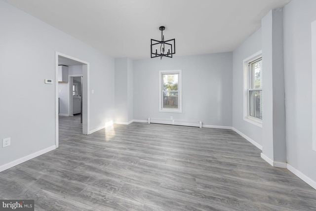 11 W WASHINGTON ST, Paulsboro, NJ 08066