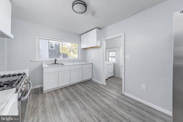 11 W WASHINGTON ST, Paulsboro, NJ 08066