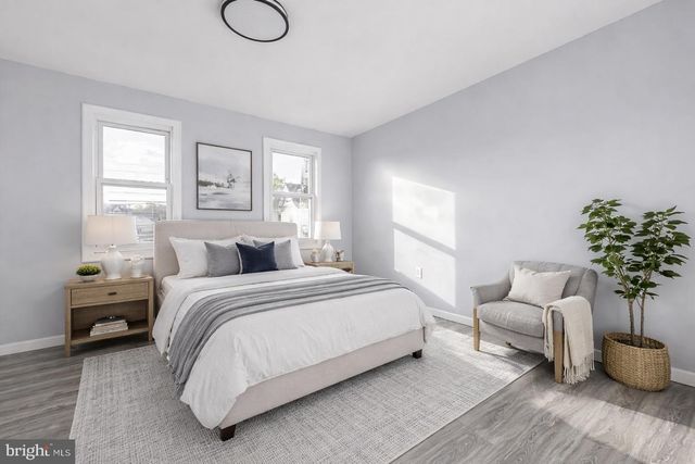 11 W WASHINGTON ST, Paulsboro, NJ 08066