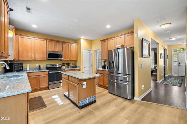 454 Stobhill Lane, Holly Springs, NC 27540