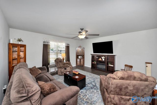 992 Yarbrough Road, Harvest, AL 35749