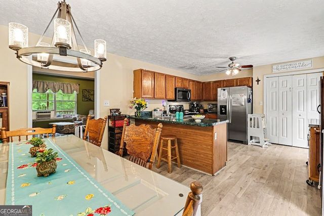 795 Woodruff Road, Carrollton, GA 30116