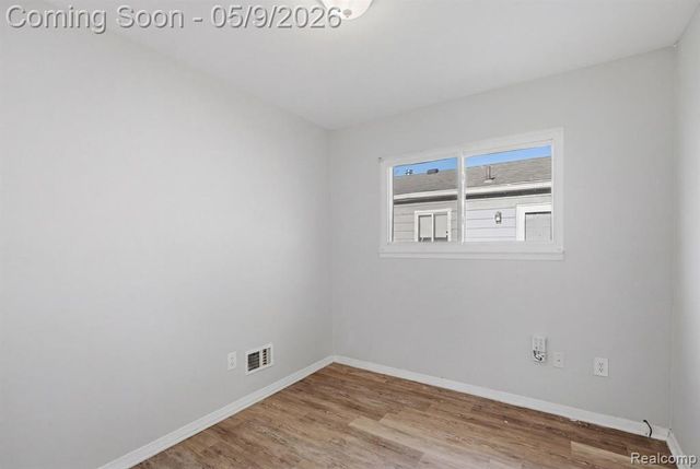 19054 E Thirteen Mile Road, Roseville, MI 48066