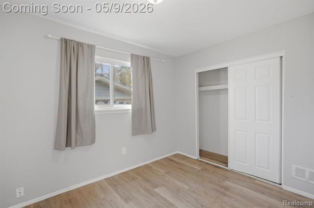19054 E Thirteen Mile Road, Roseville, MI 48066