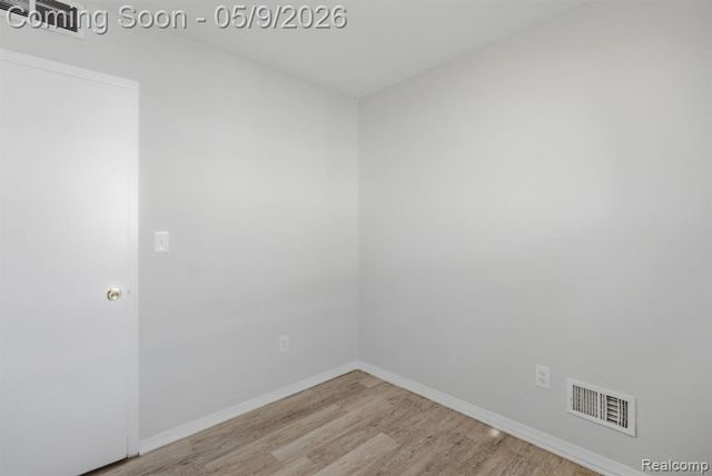 19054 E Thirteen Mile Road, Roseville, MI 48066