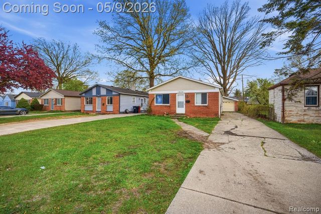 19054 E Thirteen Mile Road, Roseville, MI 48066