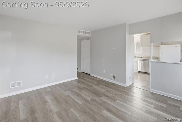 19054 E Thirteen Mile Road, Roseville, MI 48066