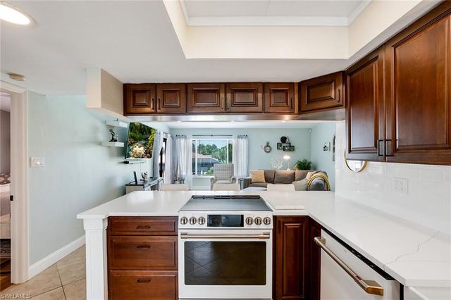 4904 Vincennes ST 207, Cape Coral, FL 33904