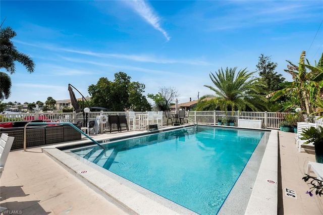 4904 Vincennes ST 207, Cape Coral, FL 33904