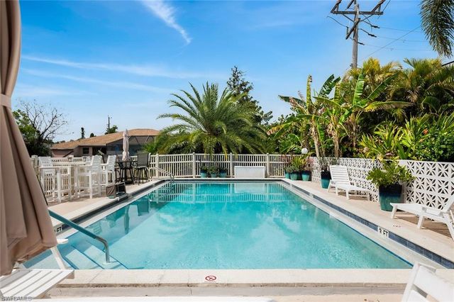 4904 Vincennes ST 207, Cape Coral, FL 33904