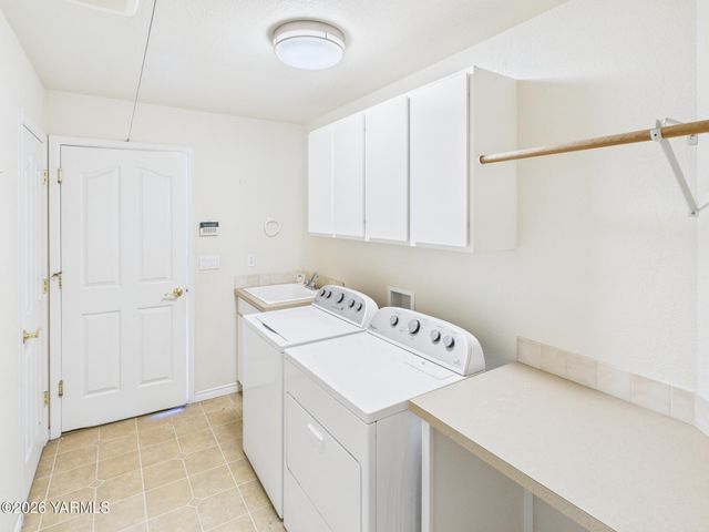 407 concord St, Zillah, WA 98953