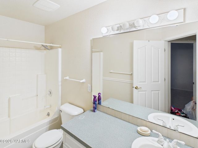 407 concord St, Zillah, WA 98953