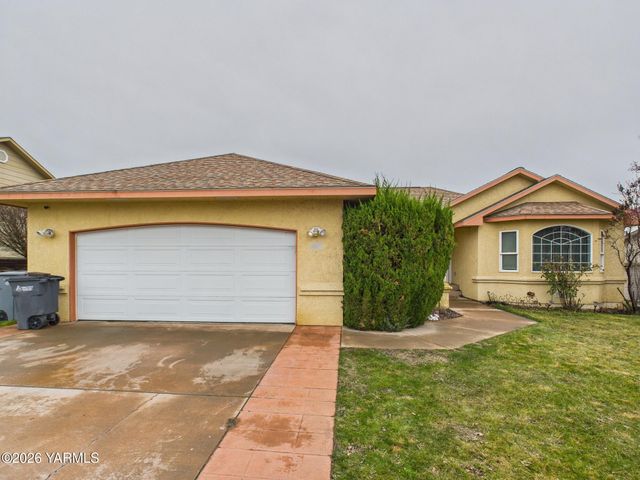 407 concord St, Zillah, WA 98953