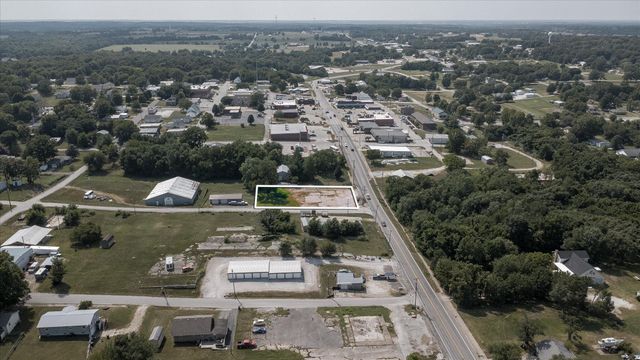 212 E East Street, Stockton, MO 65785