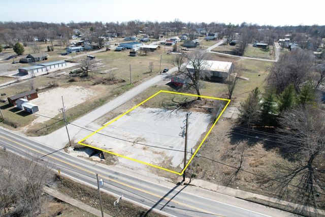 212 E East Street, Stockton, MO 65785