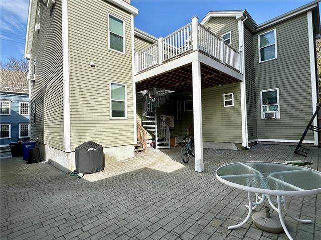 29 ann Street 1, Newport, RI 02840