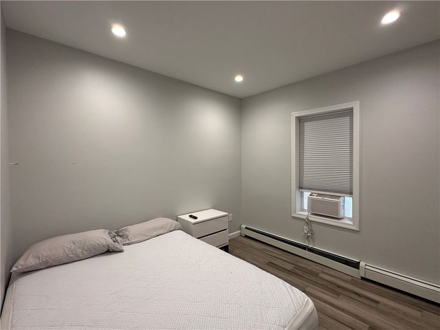 29 ann Street 1, Newport, RI 02840