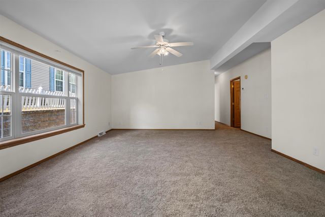 17 Heritage Way, Manchester, NH 03104