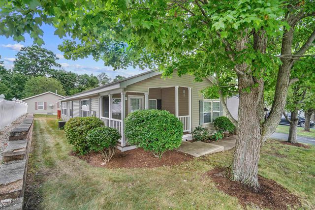 17 Heritage Way, Manchester, NH 03104
