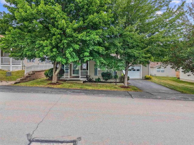 17 Heritage Way, Manchester, NH 03104