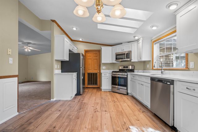 17 Heritage Way, Manchester, NH 03104