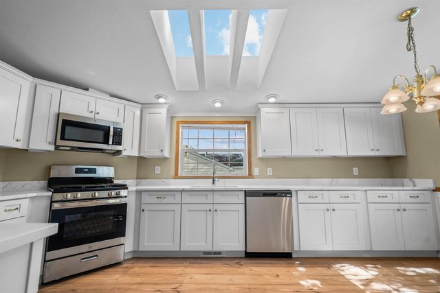 17 Heritage Way, Manchester, NH 03104