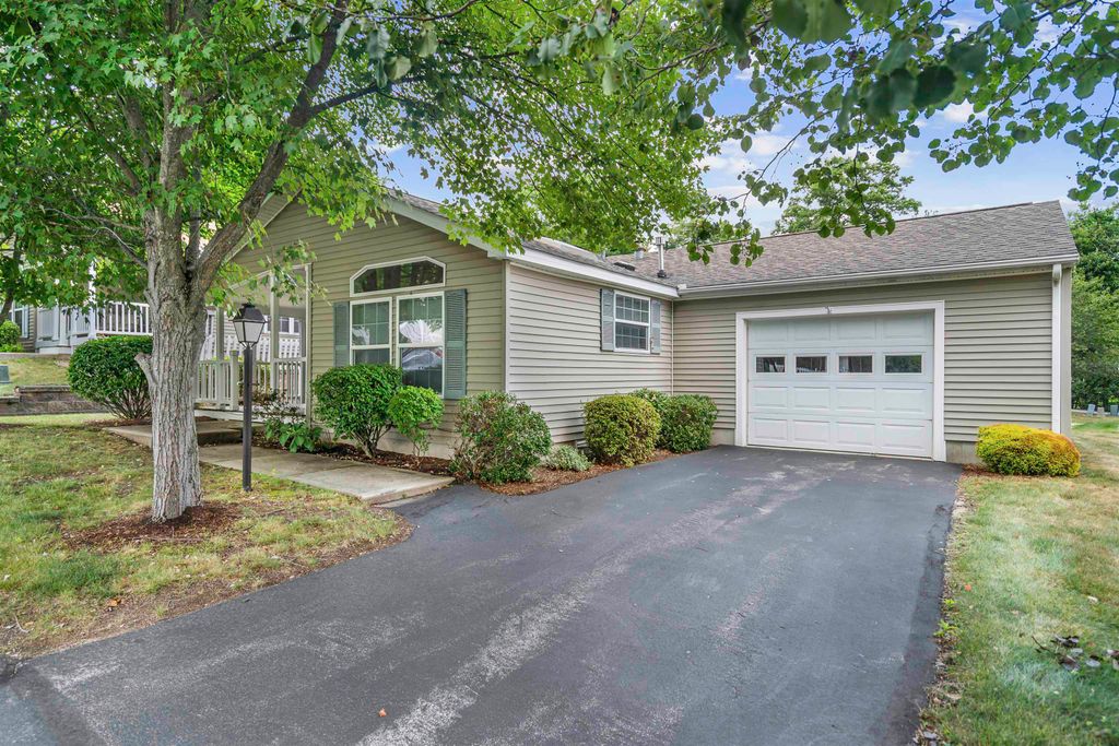 17 Heritage Way, Manchester, NH 03104