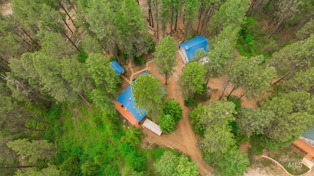 Image 1 of property listing at 14 Saddle Ridge Rd, Garden Valley, ID 83622