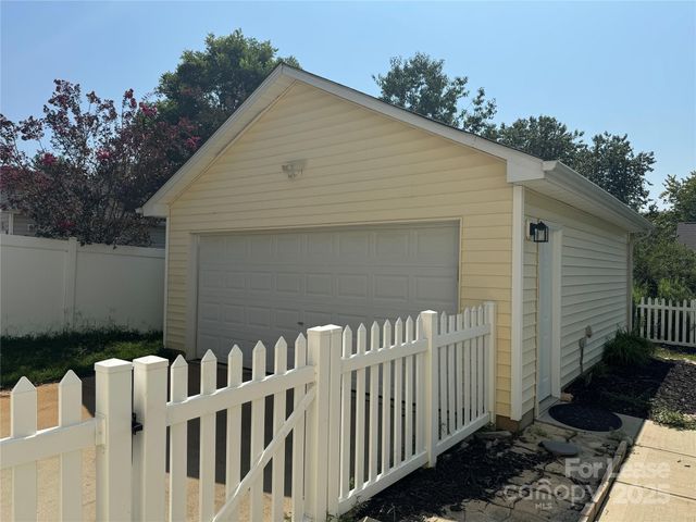 11130 Aprilia Lane, Cornelius, NC 28031