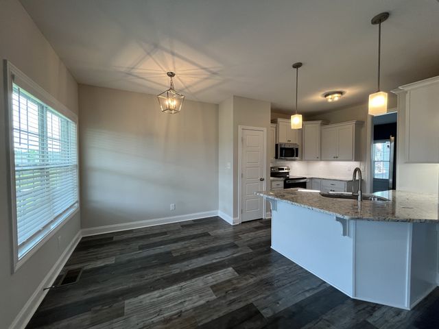 557 Dexter Dr, Clarksville, TN 37043