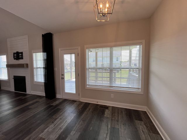 557 Dexter Dr, Clarksville, TN 37043