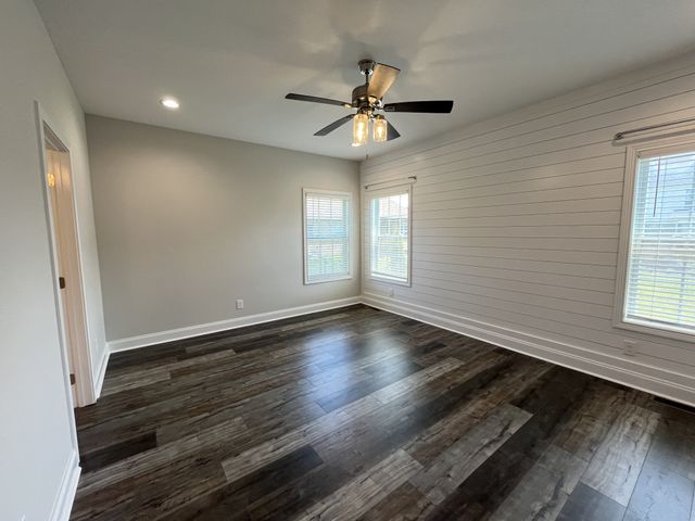 557 Dexter Dr, Clarksville, TN 37043